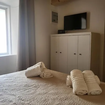 Apartament Pjaceta *