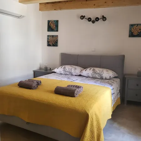 Pjaceta * Cres