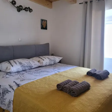 Pjaceta * Cres